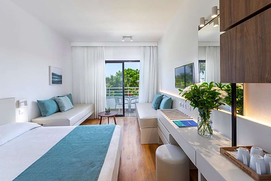 Louis Phaethon Beach