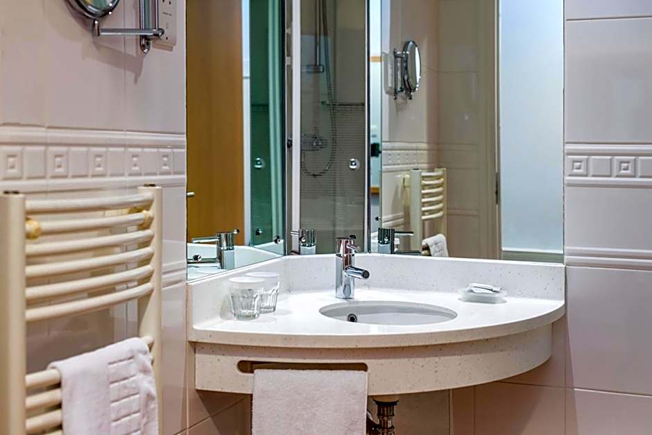 High Range Lodge Hotel