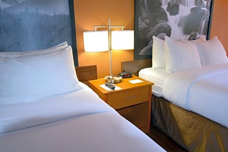 Efficiency 2 Queen Beds - Non-Smoking