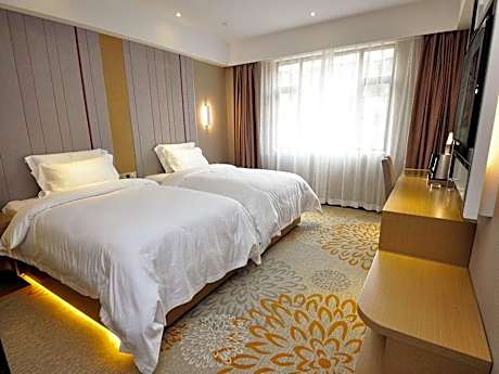 Twin Deluxe Room