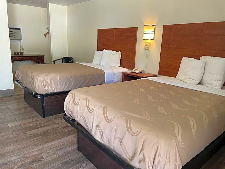 Evergreen Inn and R.V.