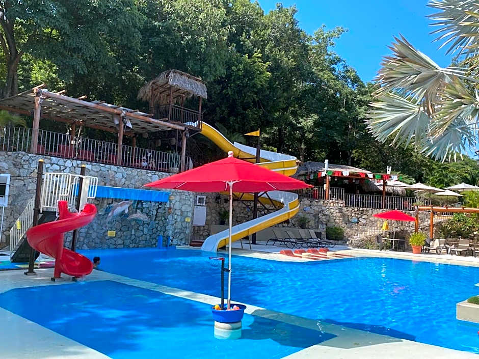 Binniguenda Huatulco & Beach Club