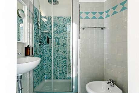 Double Queen Room with Balcony and Sea View