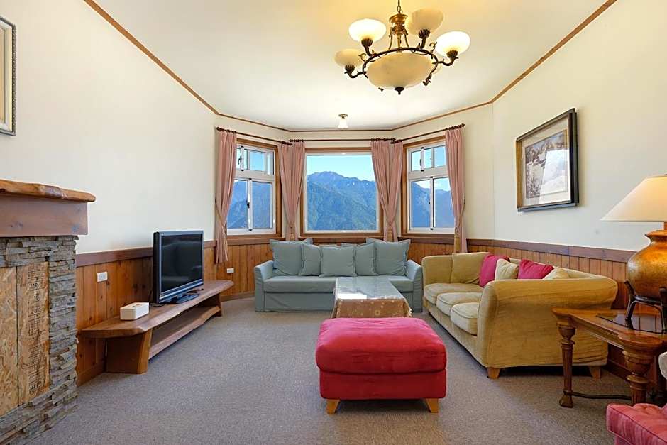 Aurora Villa