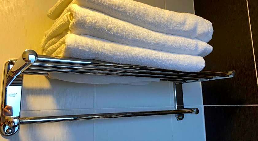 Homie6@ The Heights Residence/ 6-7 Pax