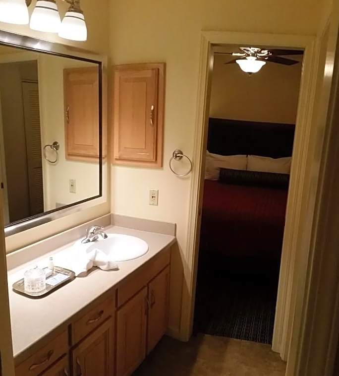 Getaways At The Lodge At Kingsbury Crossing