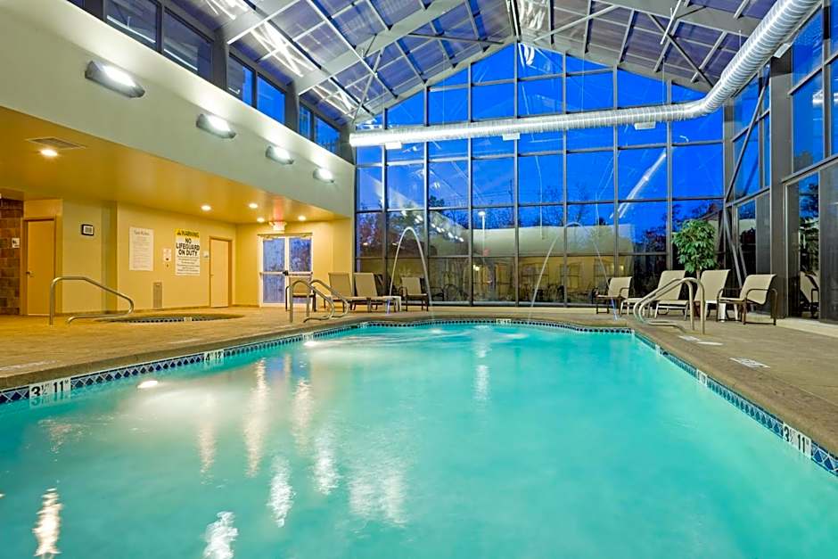 Holiday Inn Express & Suites Absecon-Atlantic City Area By IHG