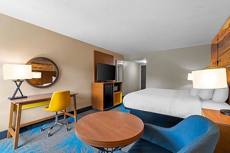 Days Inn & Suites by Wyndham Ridgeland