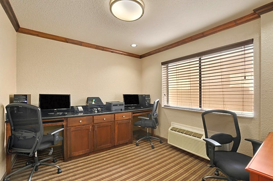 Ramada by Wyndham Houston Intercontinental Airport South