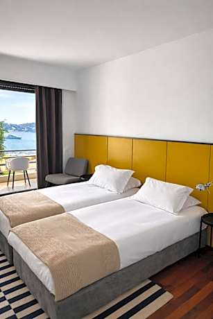 Twin Room with Balcony and Sea View