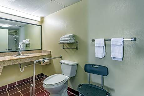 Double Room with Two Double Beds - Accessible/Smoking