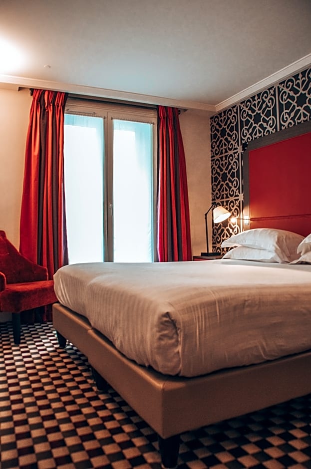Phileas Hotel