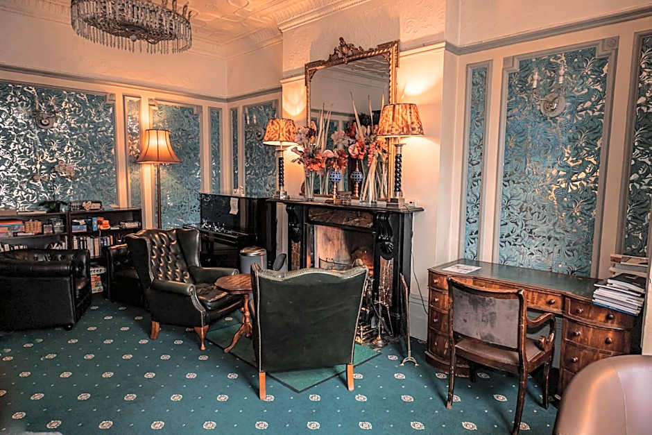 London Visitors Hotel