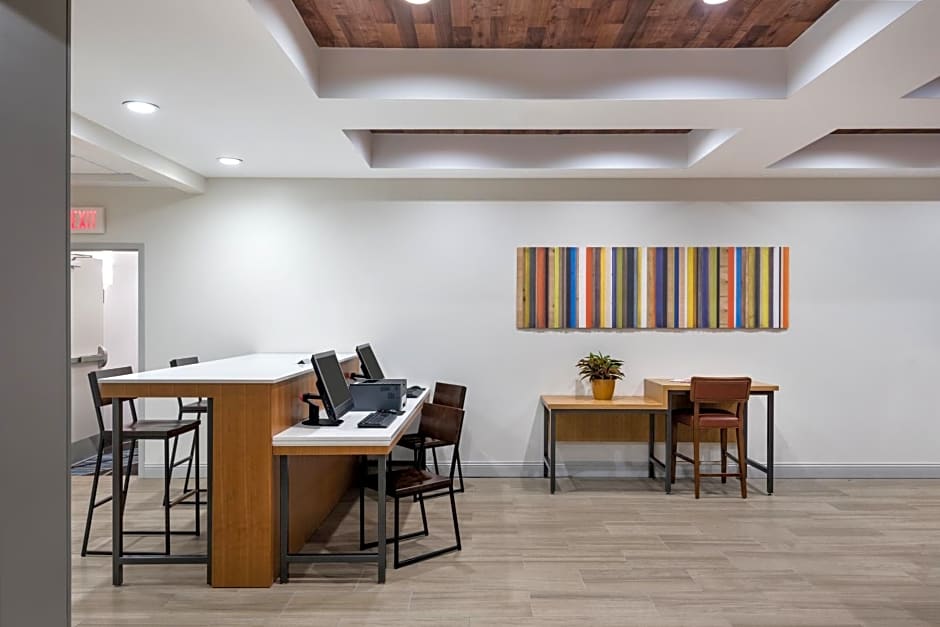 Holiday Inn Express Hotel & Suites Florence Civic Center By IHG