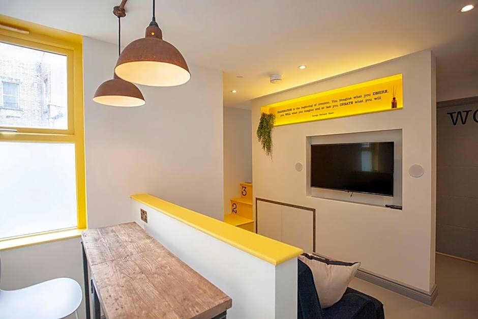 Higgihaus Aparthotel, Clare Street