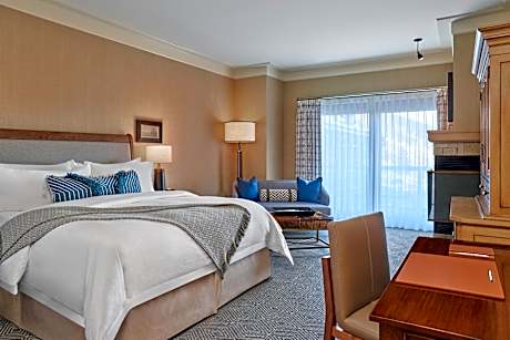 2 Bedroom Suite, 2 King, Mountain view, Balcony, Fireplace