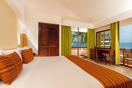 Double Room with Balcony and Sea View