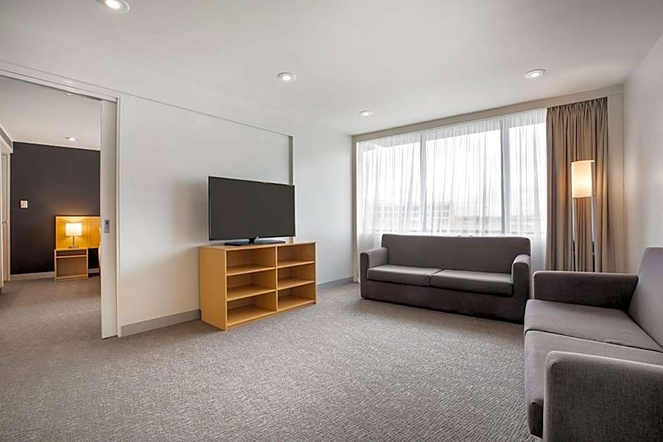 Holiday Inn Melbourne Airport By IHG