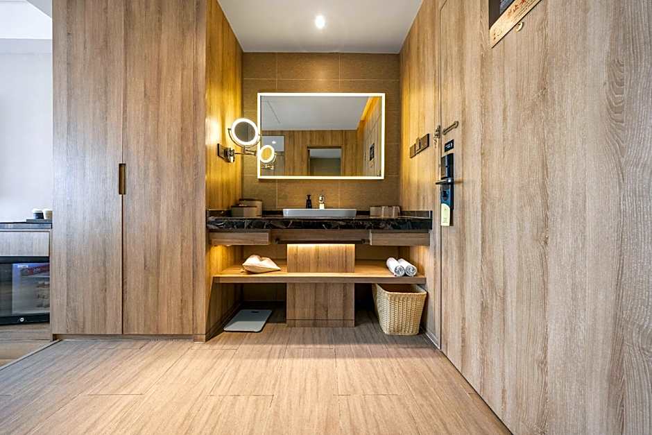 Atour Hotel Weifang Qingnian Road Taihua City