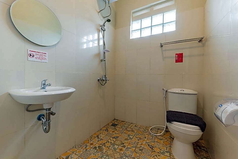 RedDoorz Plus @ Bagusrangin Street 2