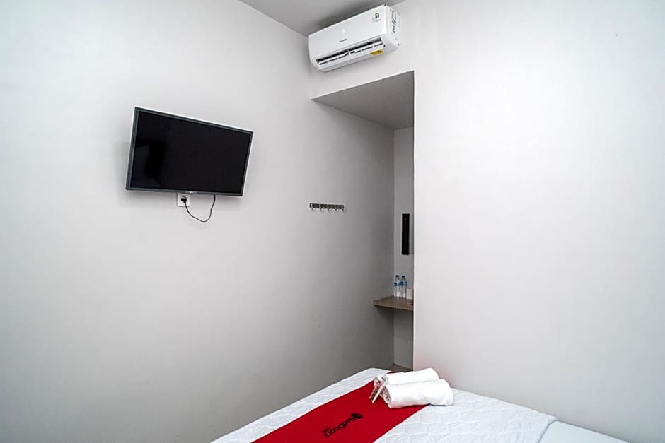 RedDoorz Syariah near Jalan Ahmad Yani Banjarmasin 3