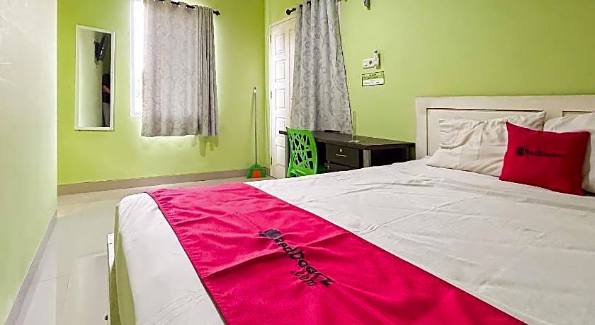 RedDoorz Syariah Near SMA N 6 Palembang