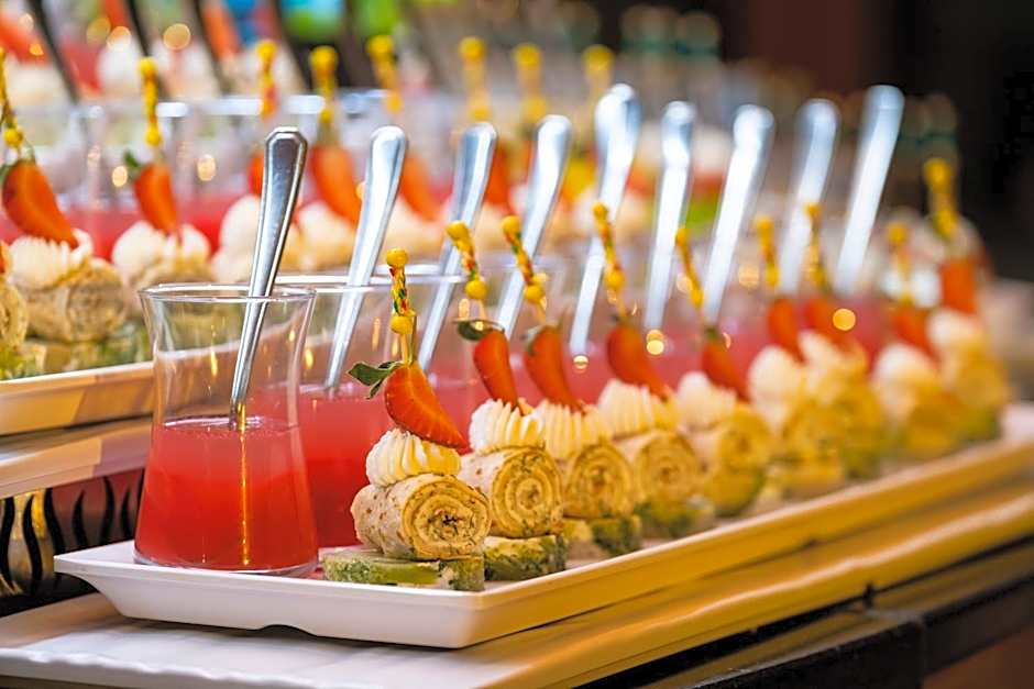 Wome Deluxe Hotel - Halal All Inclusive