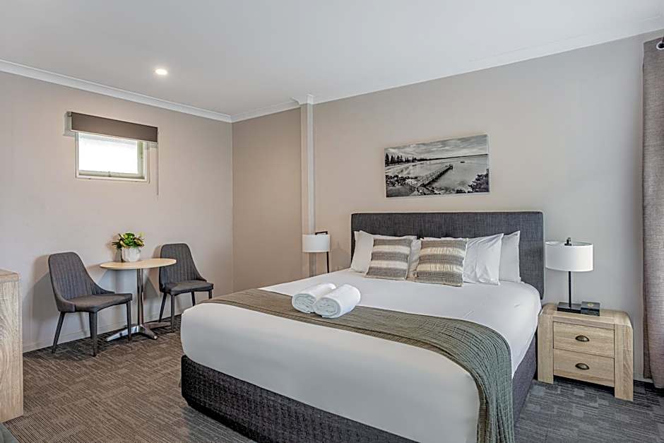 Mandala Ace Albany Hotel
