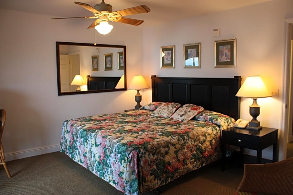 Lake Roy Beach Inn - Winter Haven