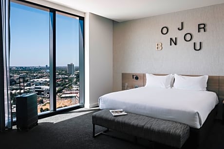Junior King Suite with City View