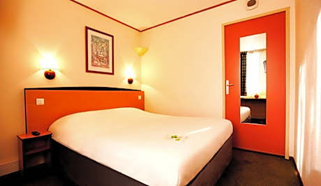 Double Room with 1 Single Bed