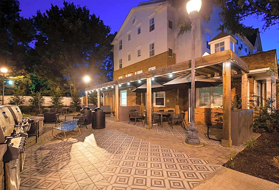 Sonesta Simply Suites Falls Church