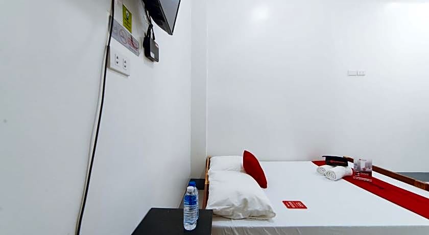 RedDoorz @ Plaza Jaro Iloilo