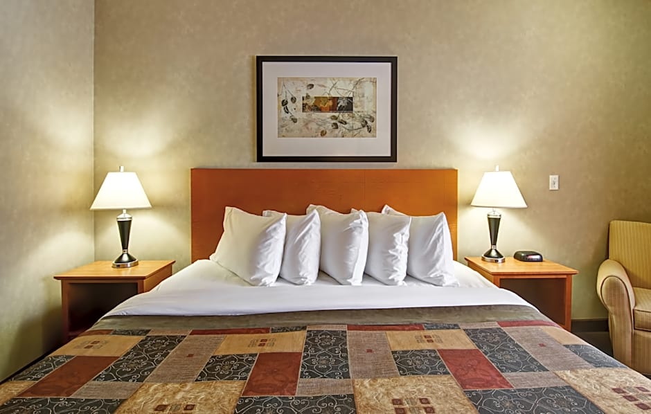 Photo 1 of 1 of Standard King Room