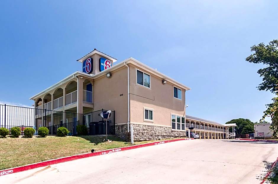 Motel 6-Azle, TX