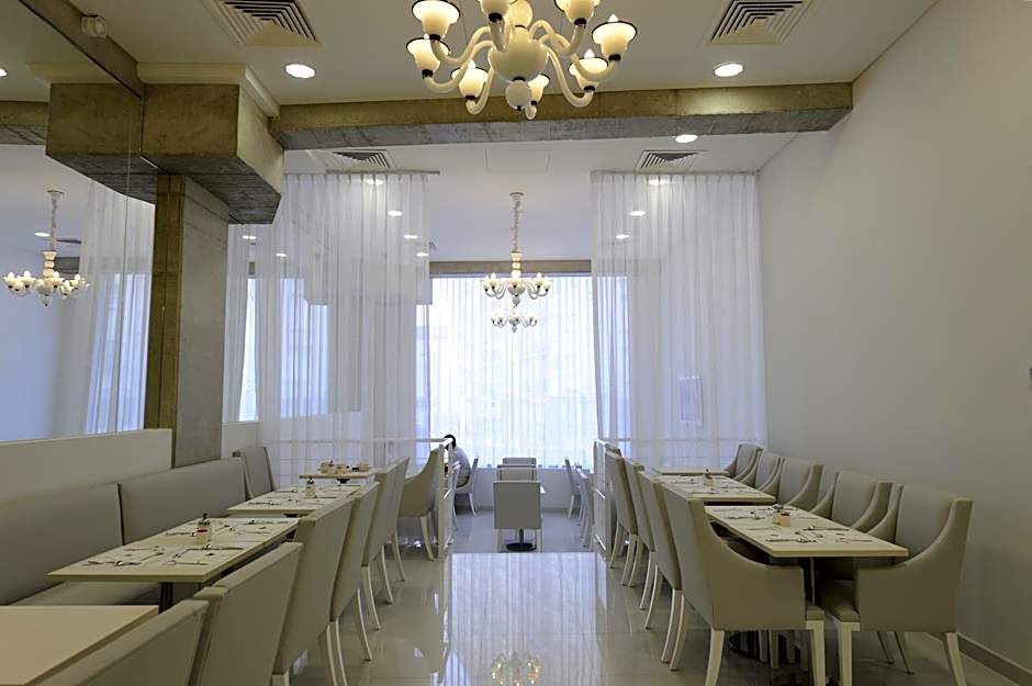 Kyriad Prestige Perpignan Centre Gare