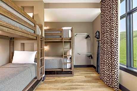Triple Family Suite - Non-Smoking
