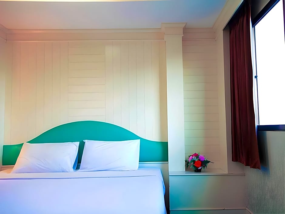 River Hotel The Budget