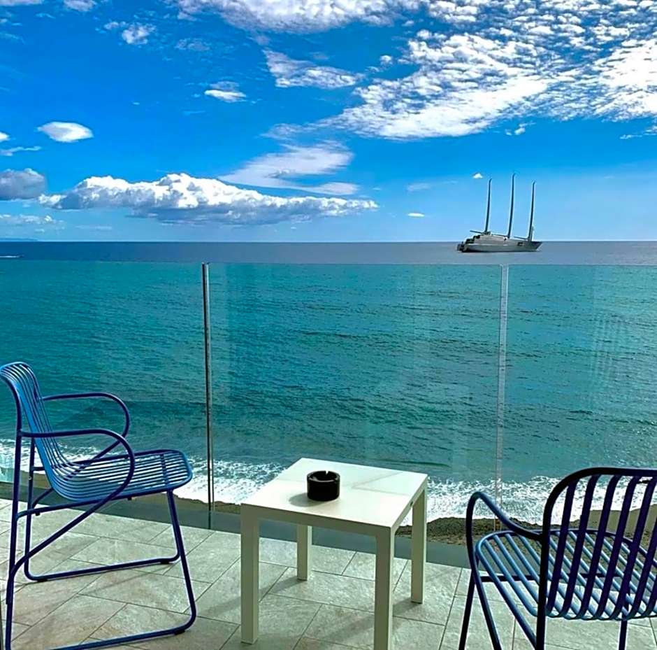 Nautilus Hotel