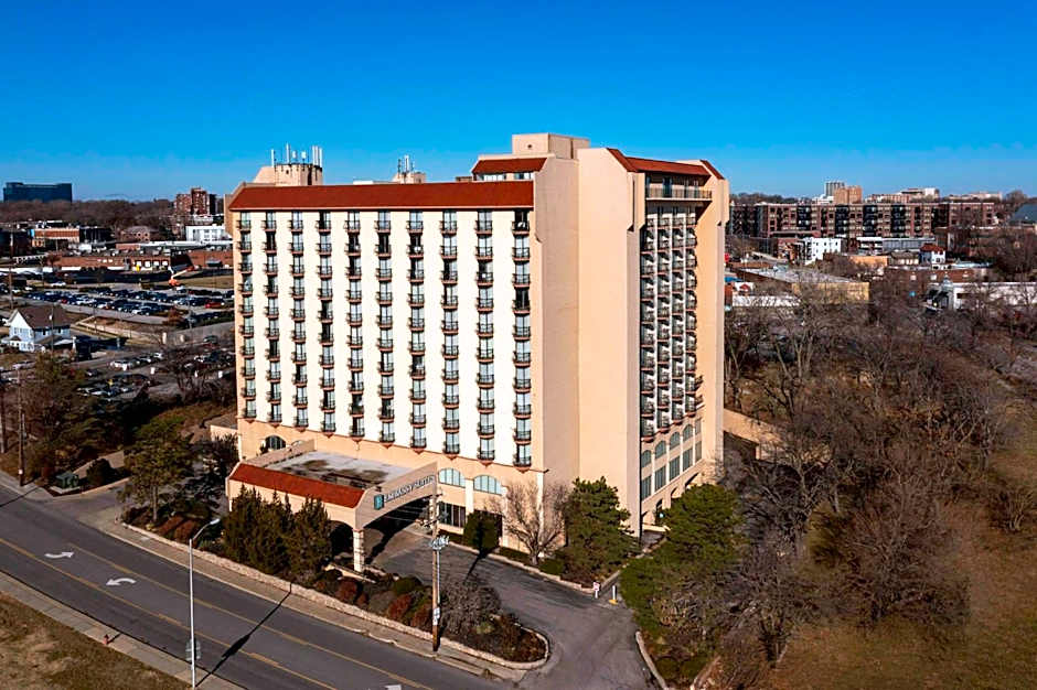 Embassy Suites by Hilton Kansas City Plaza
