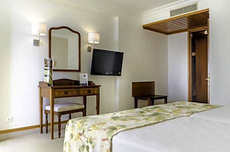 Standard Suite (2 Adults)