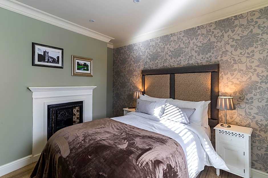 Greyhound Inn Wilton