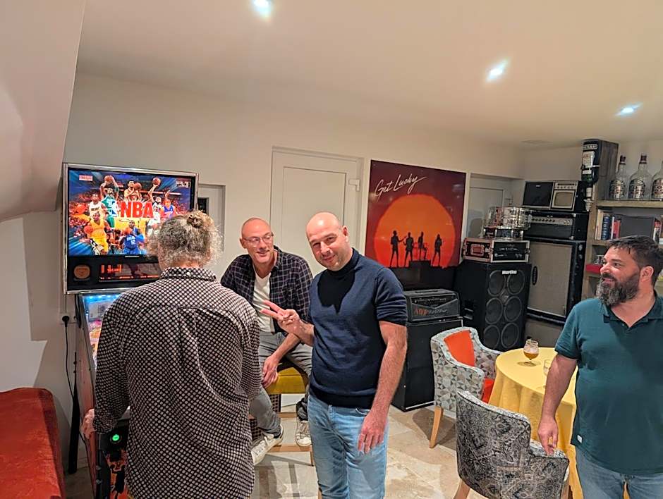 Hostelry Music Repetition