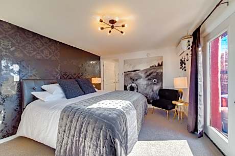 King Accessible Room