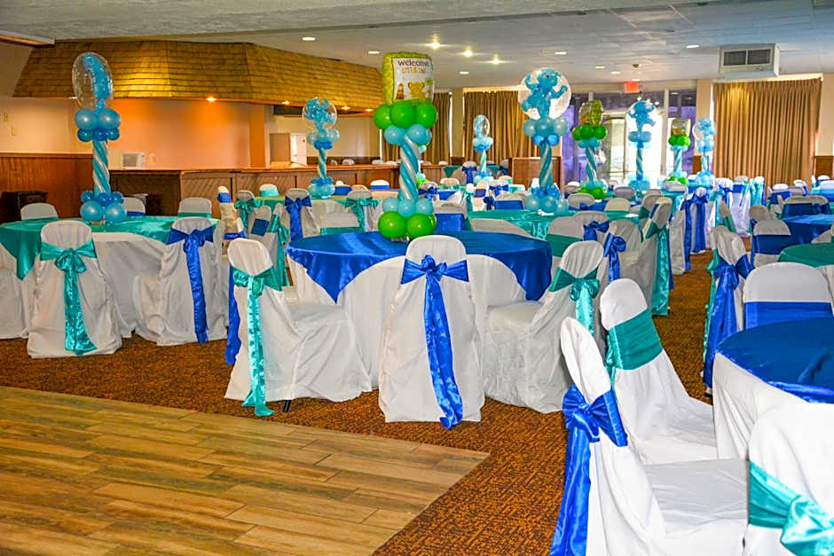 Columbus Grand Hotel & Banquet Center