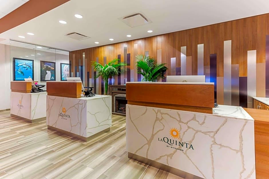 La Quinta Inn & Suites by Wyndham Chicago Downtown