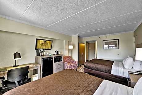 2 Queen Beds, Suite, Nonsmoking