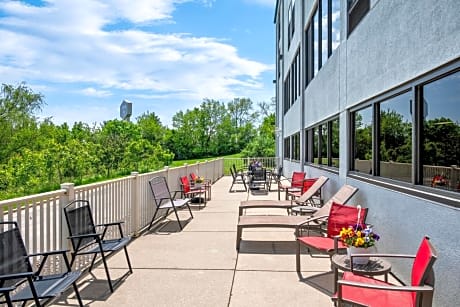Hampton Inn By Hilton Grand Rapids-North