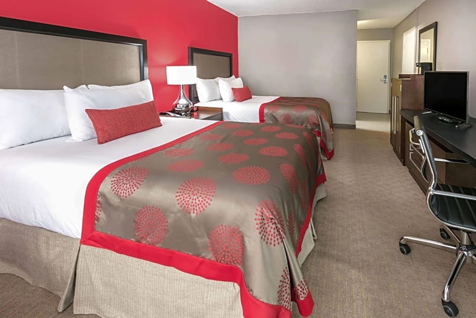 Ramada by Wyndham Texarkana