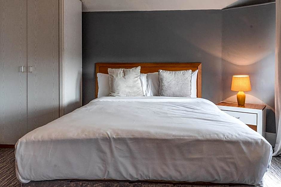 Best Western The Plough Hotel